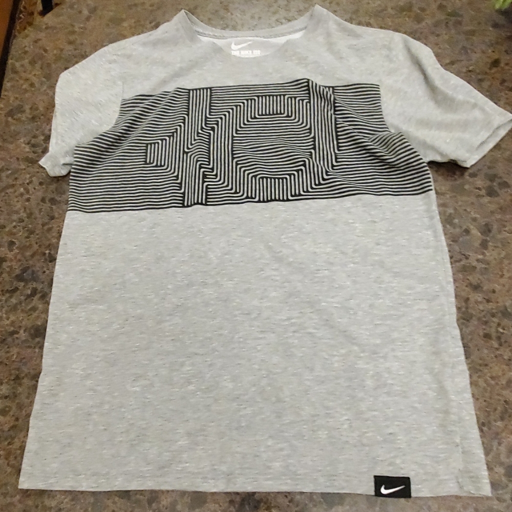 Nike tshirt